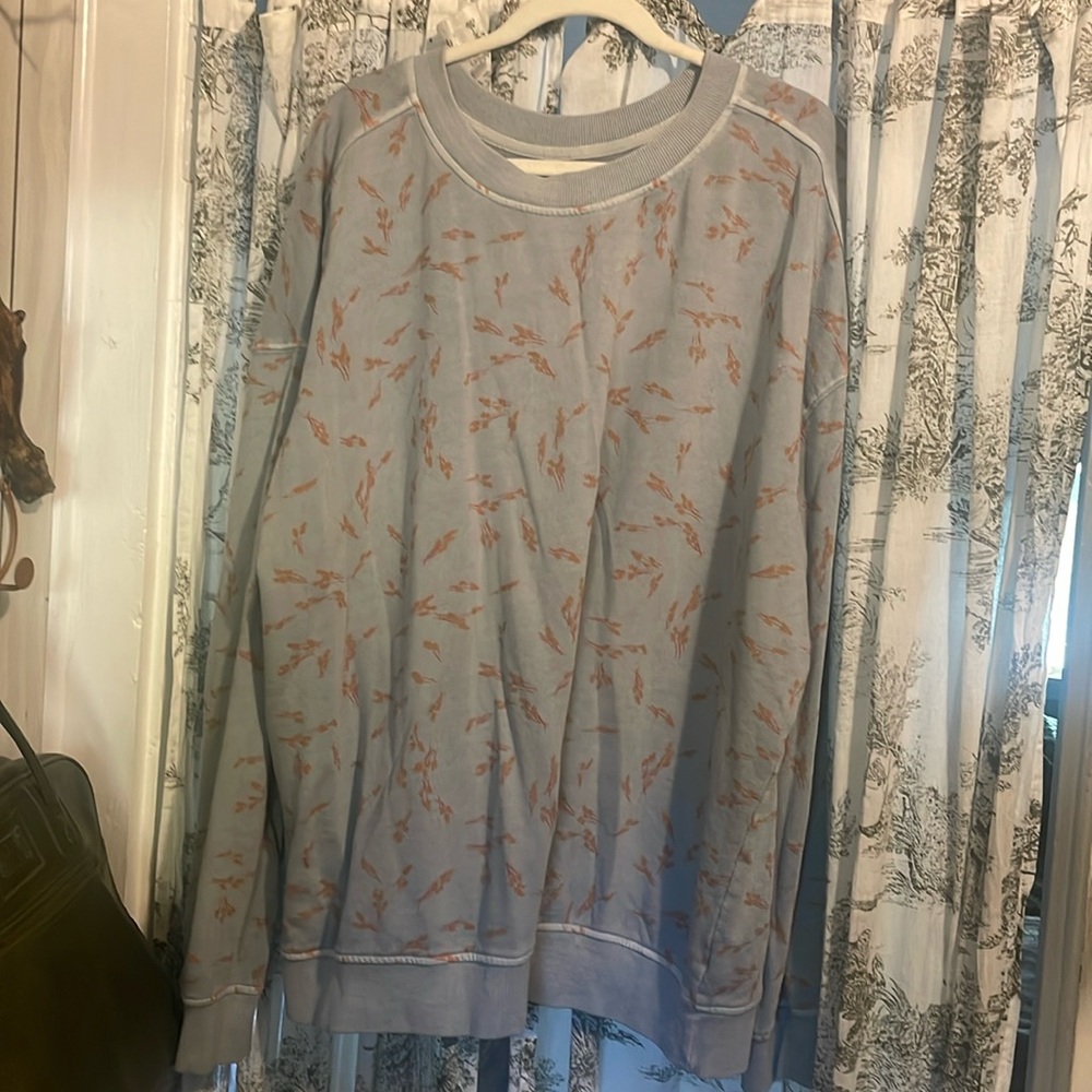 Crew neck light blue sweater